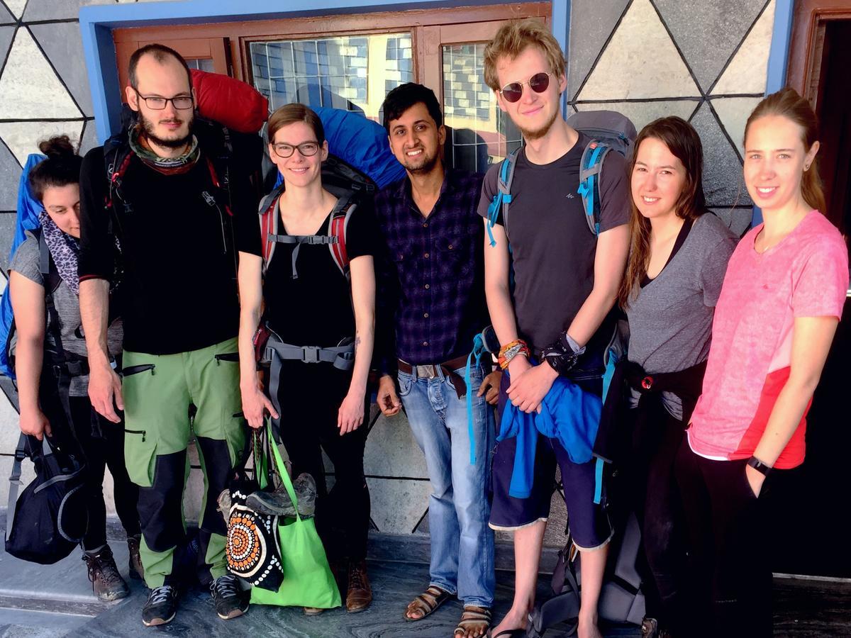 Mount Blue Tourist Hostel - Pokhara Bagian luar foto